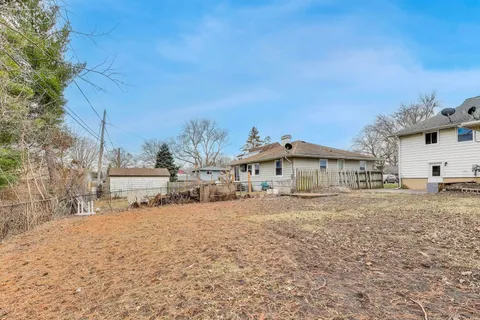 $450,000 | 403 Dalton Avenue, Mundelein, IL 60060