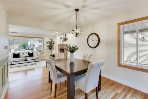 $450,000 | 403 Dalton Avenue, Mundelein, IL 60060