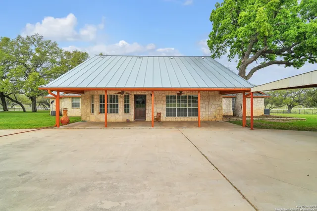 $925,000 | 2112 Eichman Road, Poteet, TX 78065