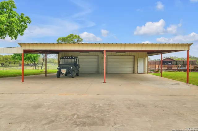 $925,000 | 2112 Eichman Road, Poteet, TX 78065