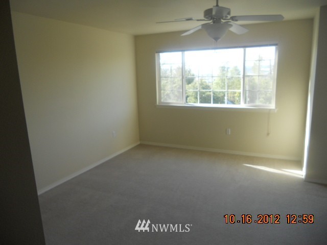4775 Shattuck Avenue South, Unit D101 Renton, WA 98055 - Photo 5 of 14 Gallery Image 5
