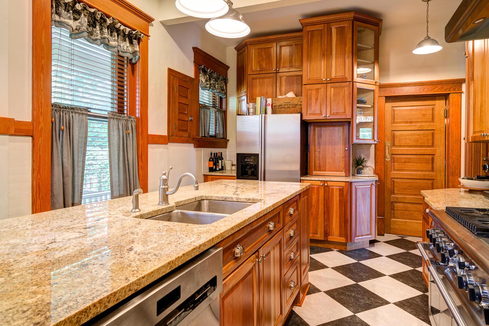 814 Bryden Road Columbus, OH 43205 - Photo 12 of 37 Gallery Image 12