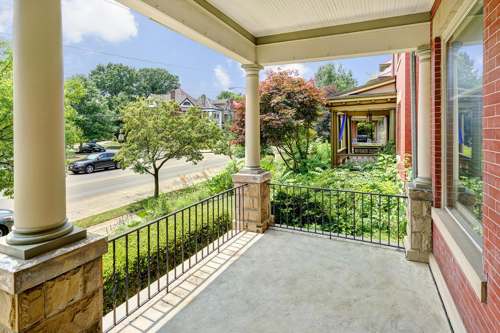 814 Bryden Road Columbus, OH 43205 - Photo 3 of 37 Gallery Image 3