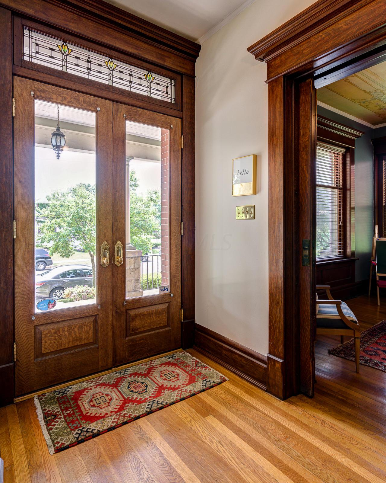 814 Bryden Road Columbus, OH 43205 - Photo 4 of 37 Gallery Image 4