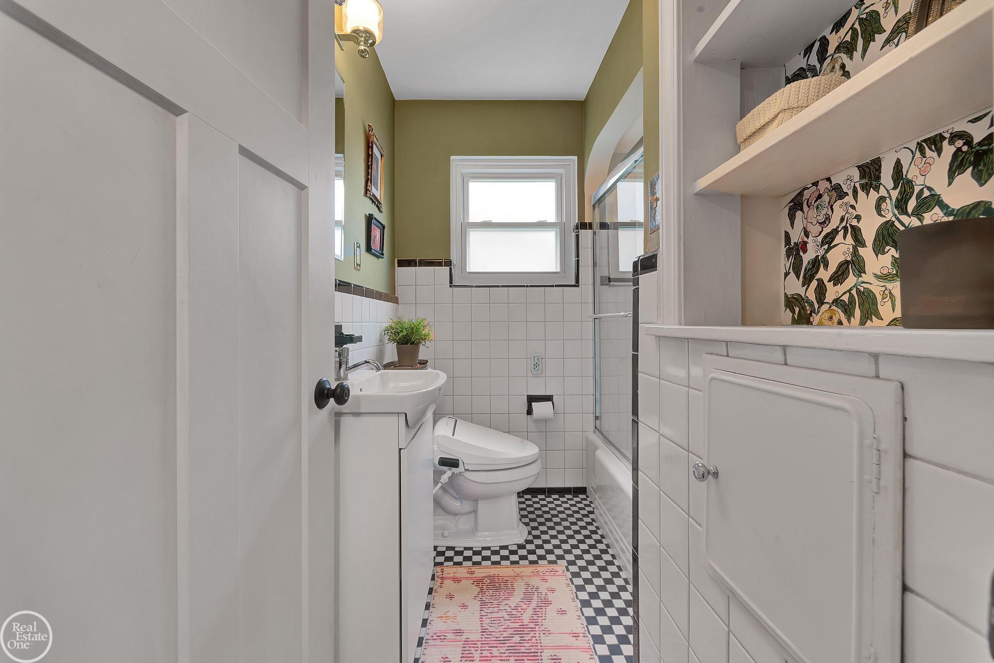 951 Hampton Road Grosse Pointe Woods, MI 48236 - Photo 23 of 85