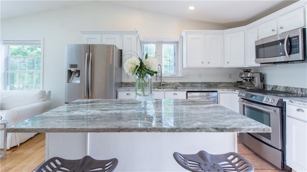 14 Rowe Court Freeport, ME 04032 - Photo 2 of 34 Photo