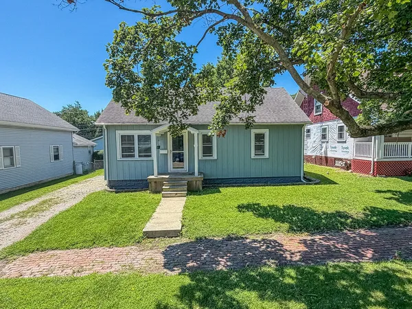 $137,500 | 617 Edgar Avenue, Mattoon, IL 61938
