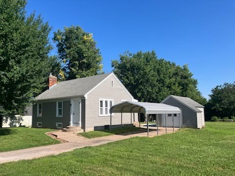 2415 Larch Road Quincy, IL 62301 - Photo 2 of 21