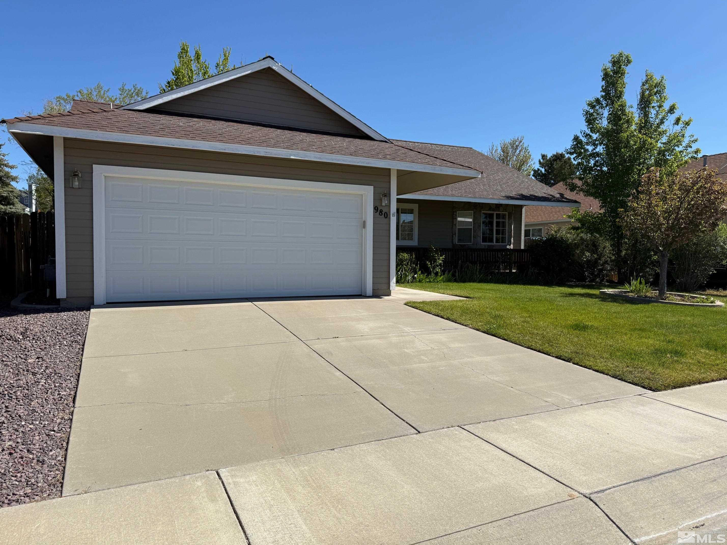 980 Sunview Drive Carson City, NV 89705 - Photo 27 of 27 a front view of house with yard