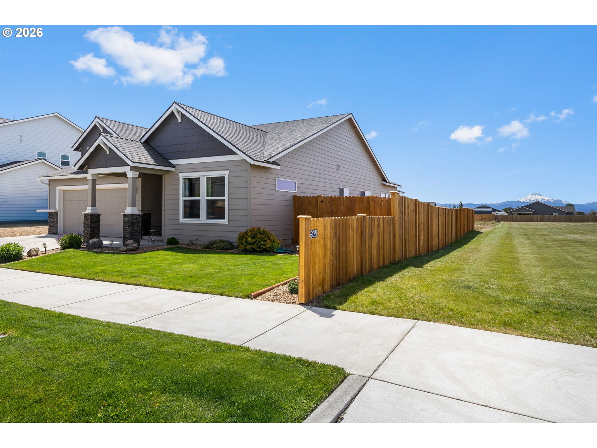 1132 Northwest Golf Course Drive Madras, OR 97741 - Photo 2 of 34