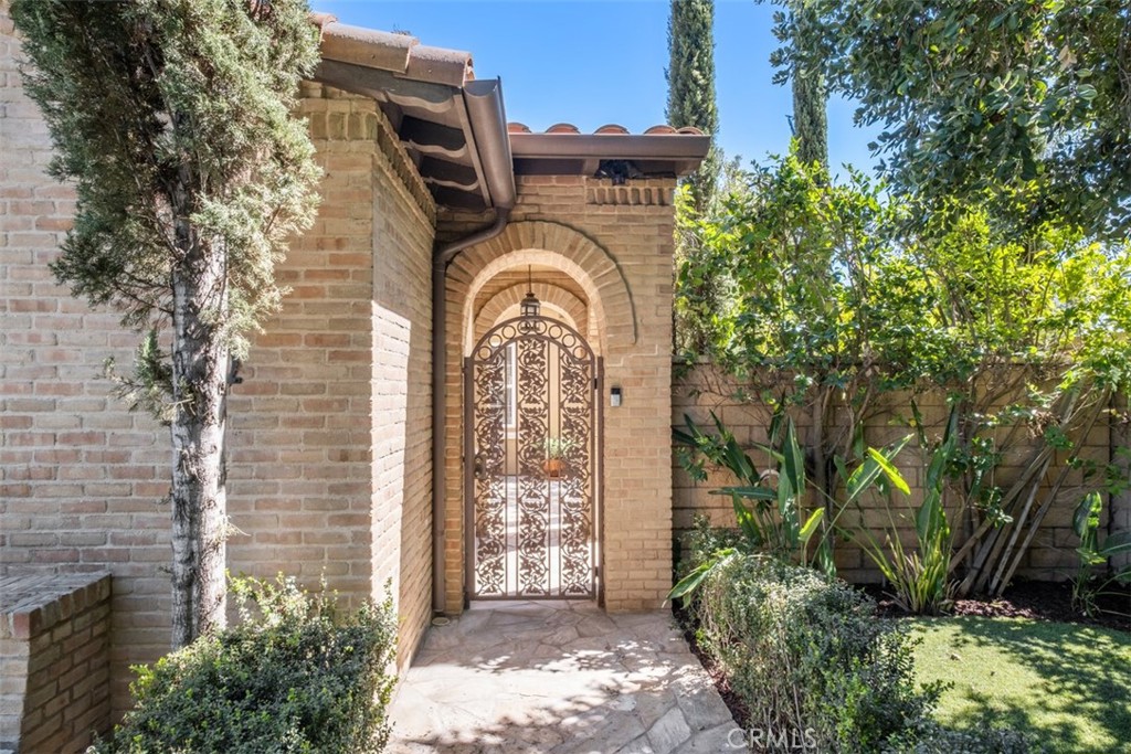 20 Lookout Irvine, CA 92620 - Photo 2 of 34