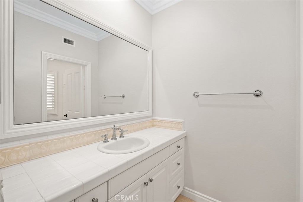 20 Lookout Irvine, CA 92620 - Photo 24 of 34