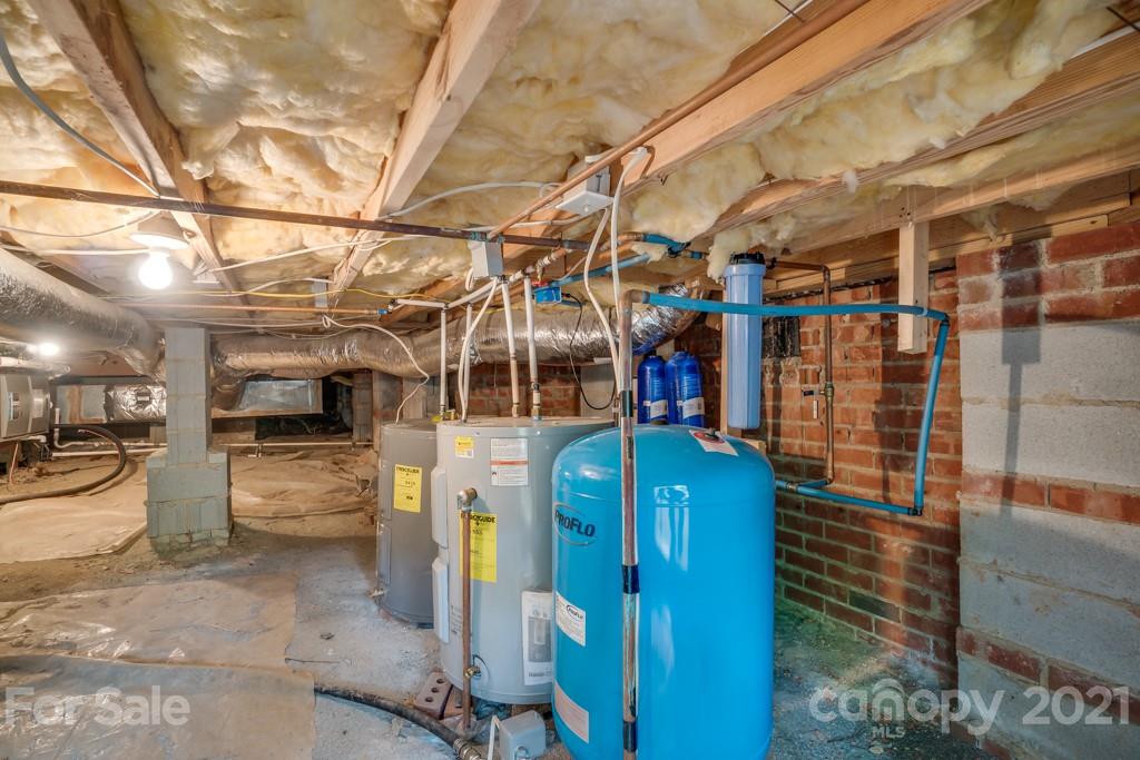 833 Amanda Drive Matthews, NC 28104 - Photo 48 of 48 a view of a garage with car parked