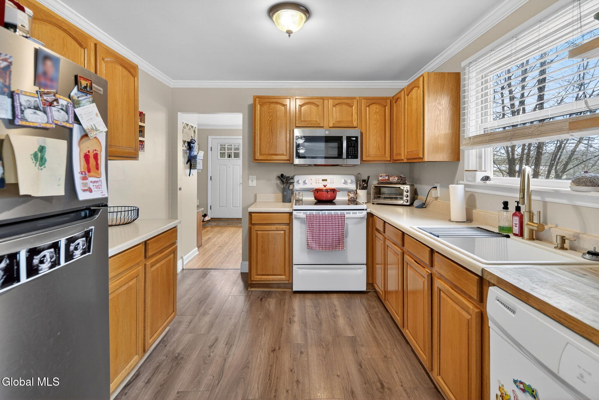 10 Booth Street Colonie, NY 12205 - Photo 6 of 16 7-web-or-mls-DSC09896