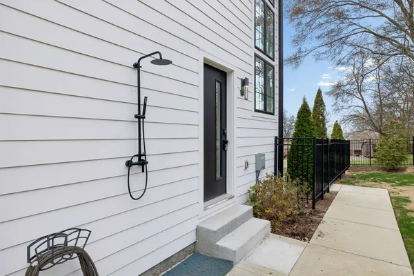 $1,995,000 | 828 Russleo Drive, Nashville, TN 37209