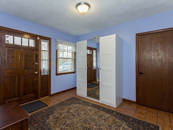 31 Blueberry Hill Road Woburn, MA 01801 - Photo 3 of 20 Gallery Image 3