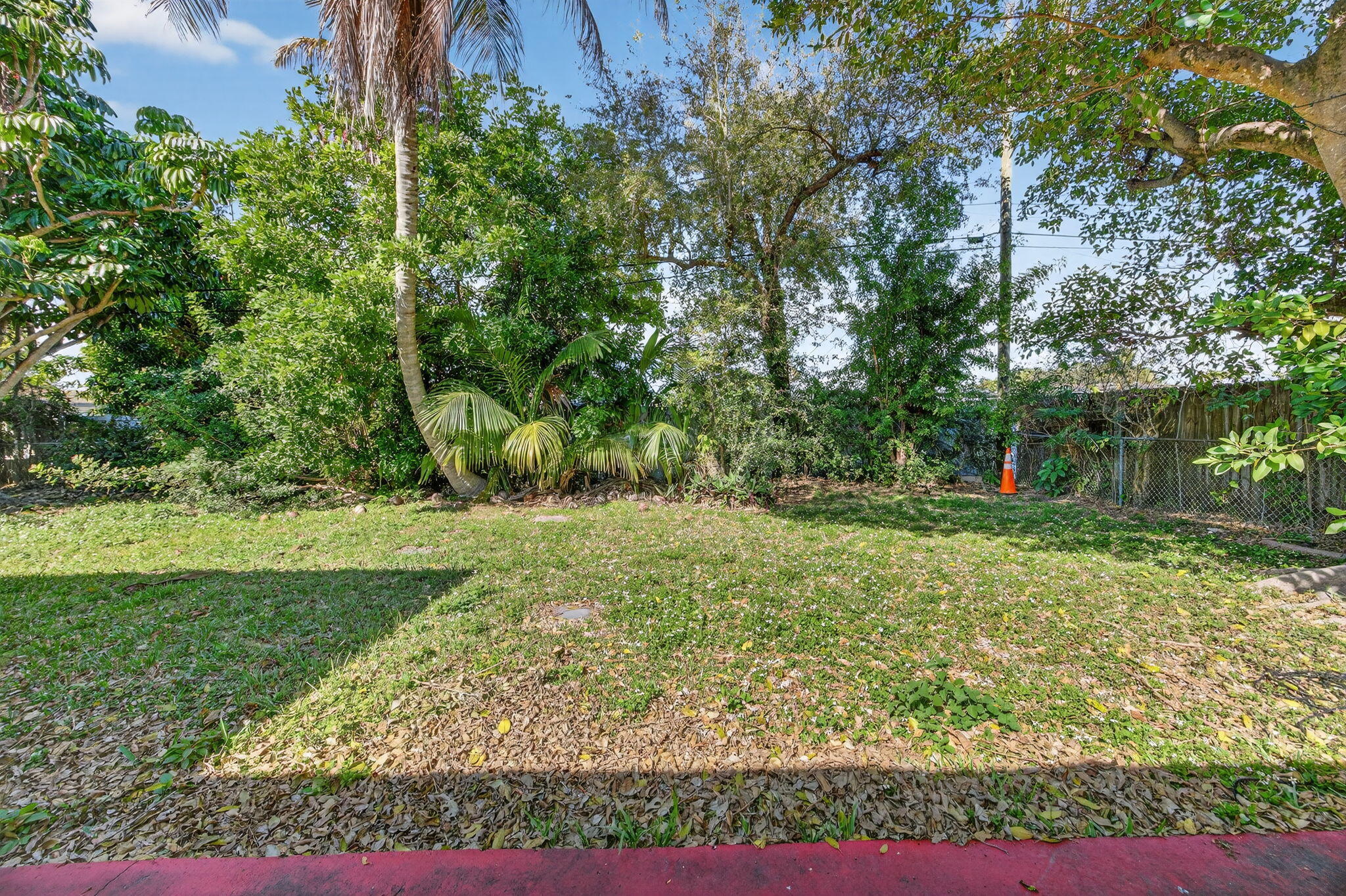 9281 Martinique Drive Miami, FL 33189 - Photo 32 of 35 a view of a garden with a tree