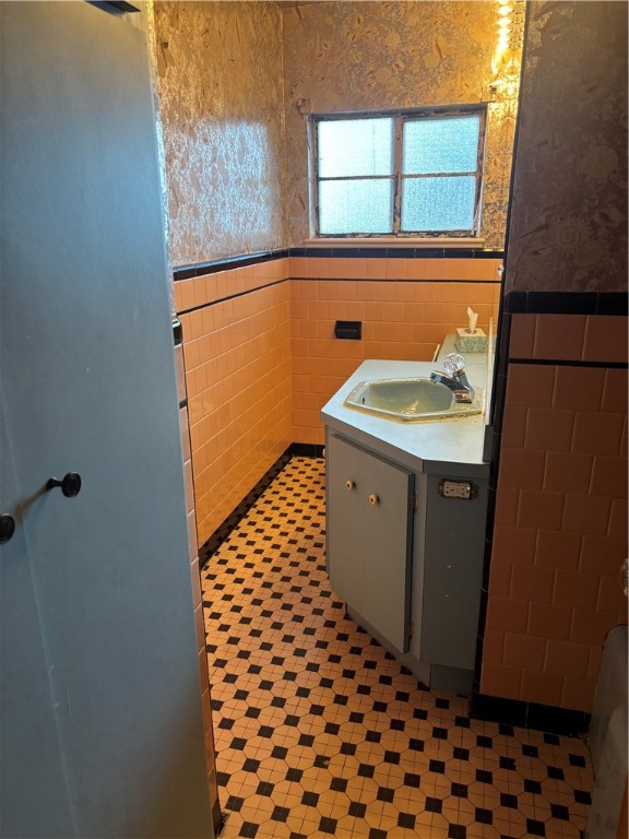 37 Deerfield Road Cranston, RI 02920 - Photo 18 of 33 Gallery Image 18