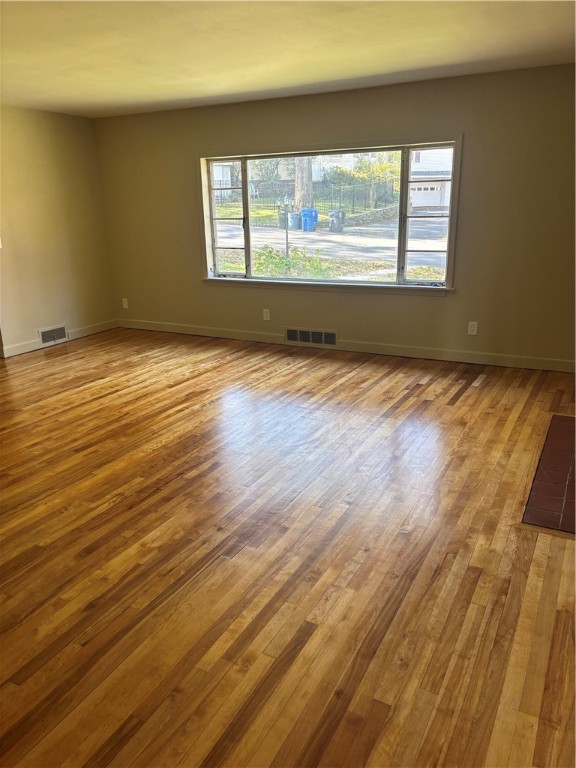 37 Deerfield Road Cranston, RI 02920 - Photo 9 of 33 Gallery Image 9