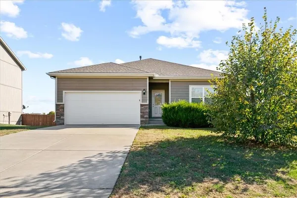 $357,500 | 11115 North Jefferson Street, Kansas City, MO 64155