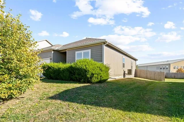 $374,900 | 11115 North Jefferson Street, Kansas City, MO 64155