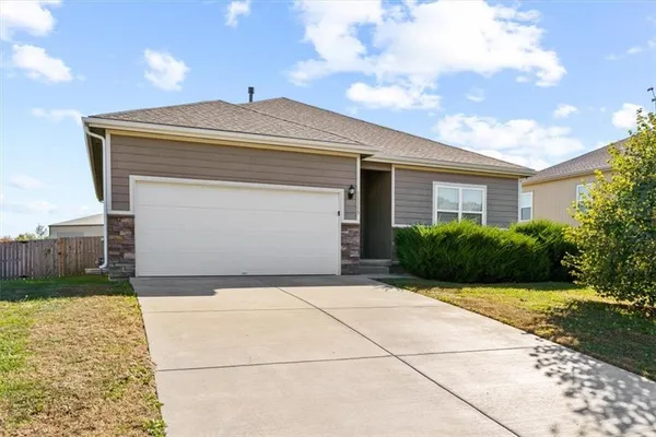 $357,500 | 11115 North Jefferson Street, Kansas City, MO 64155