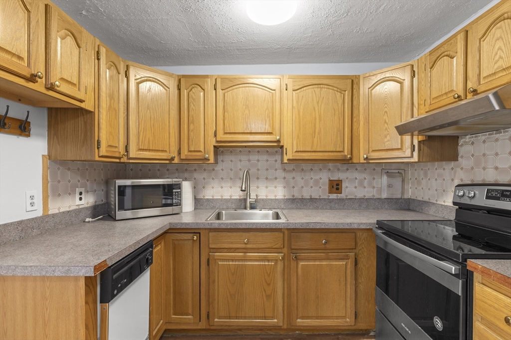 59 Bynner Street, Unit 5 Boston, MA 02130 - Photo 6 of 15