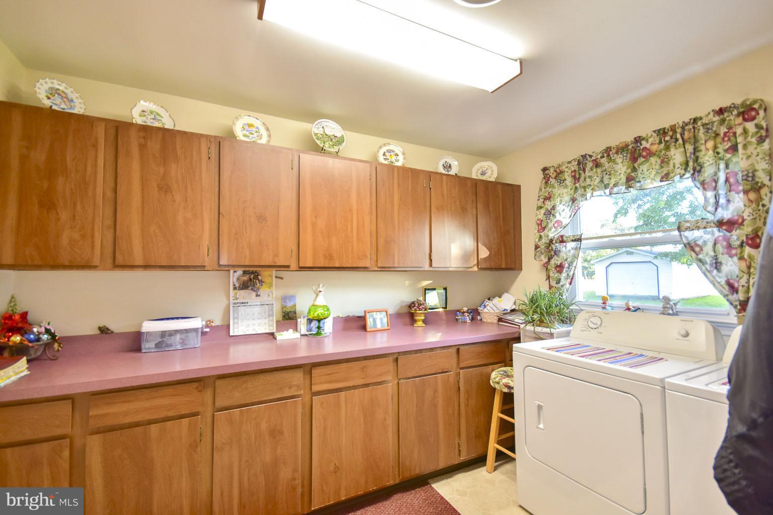 302 Lone Oak Road Ranson, WV 25438 - Photo 14 of 29 Laundry/Mud Room