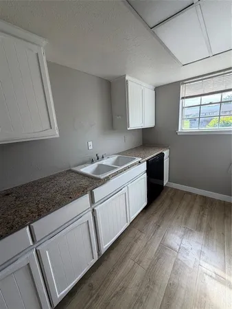 $1,700 | 26 East Mountain Creek Drive, Grand Prairie, TX 75052