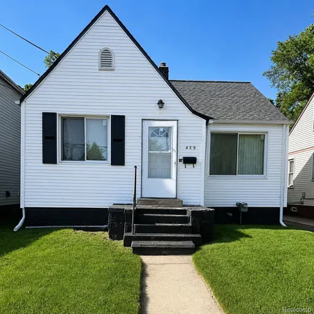 $1,395 | 489 Central Avenue, Pontiac, MI 48341