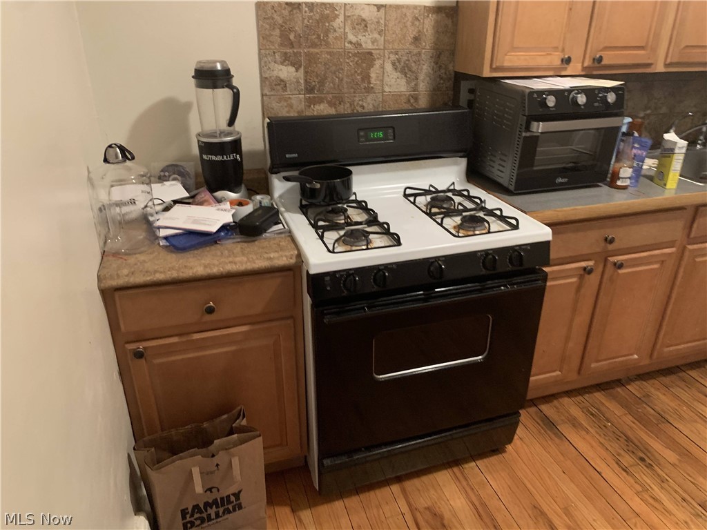 3634 Tullamore Road Cleveland, OH 44118 - Photo 15 of 35