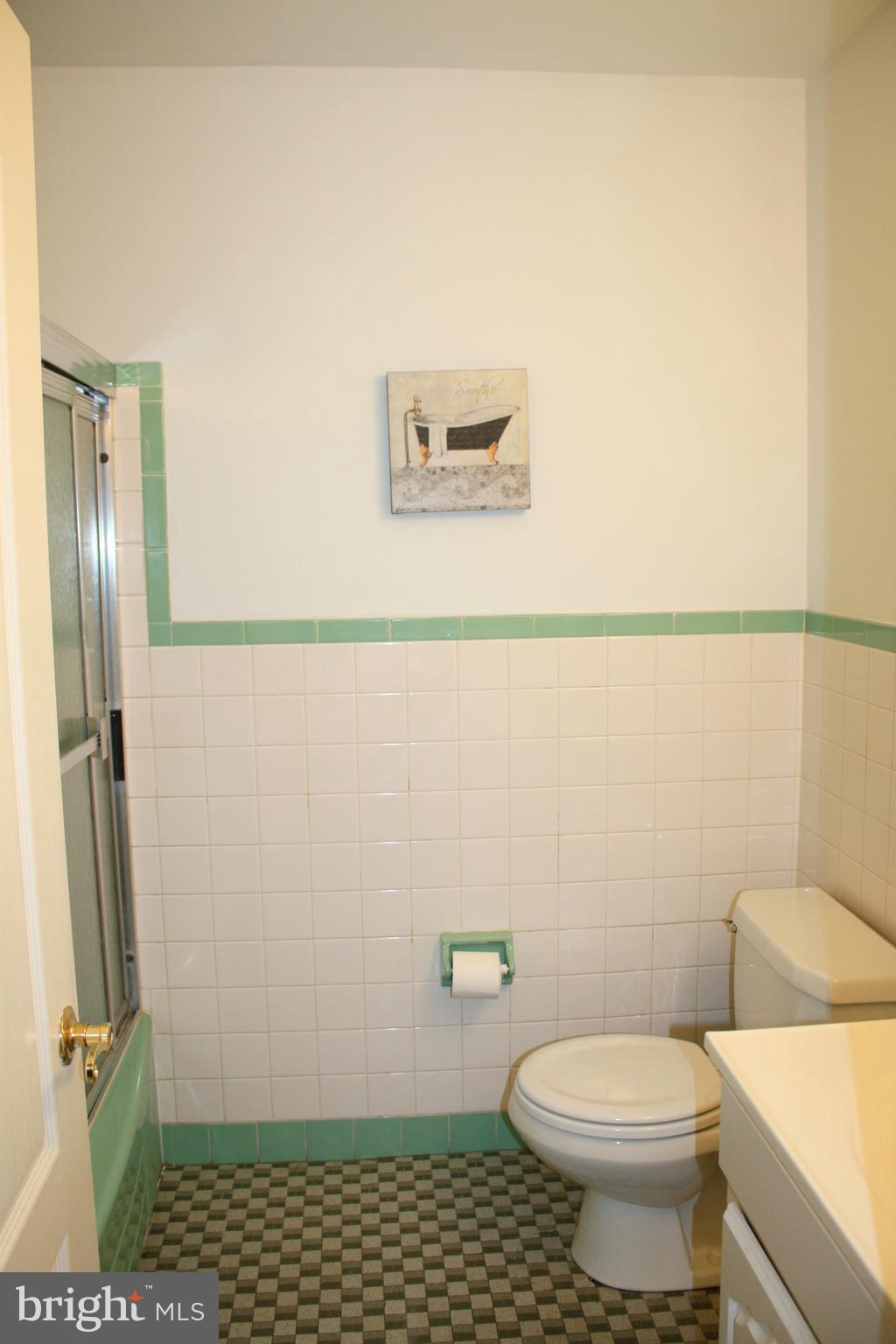 1132 Banes Road Southampton, PA 18966 - Photo 25 of 25 Hall bathroom