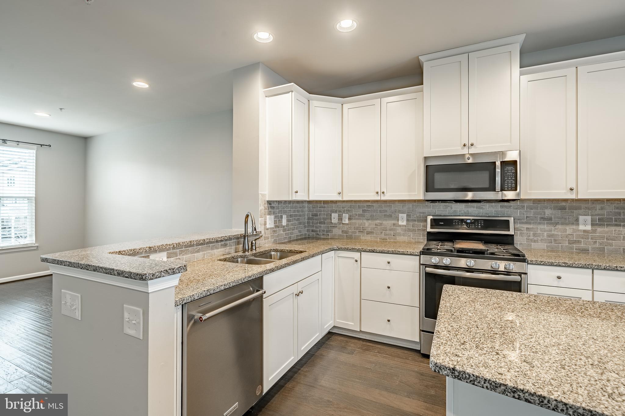 112 Patriots Path Malvern, PA 19355 - Photo 19 of 38 Stainless appliances