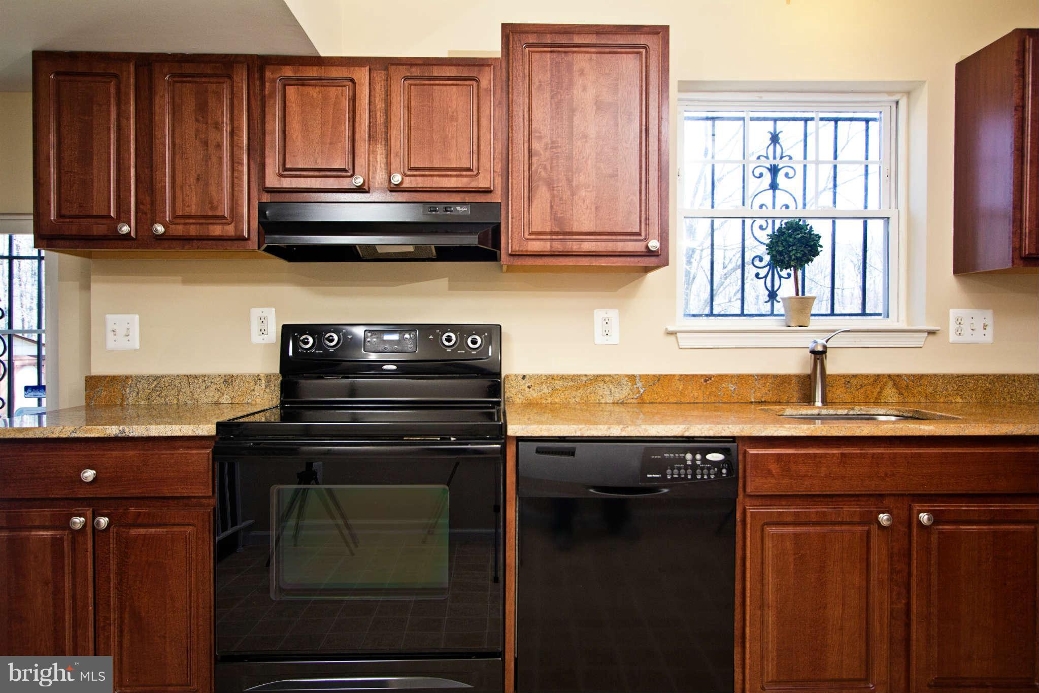 4904 Wheeler Road Temple Hills, MD 20748 - Photo 6 of 20 Kitchen