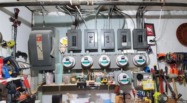 a store filled with lots of different kinds of flowers