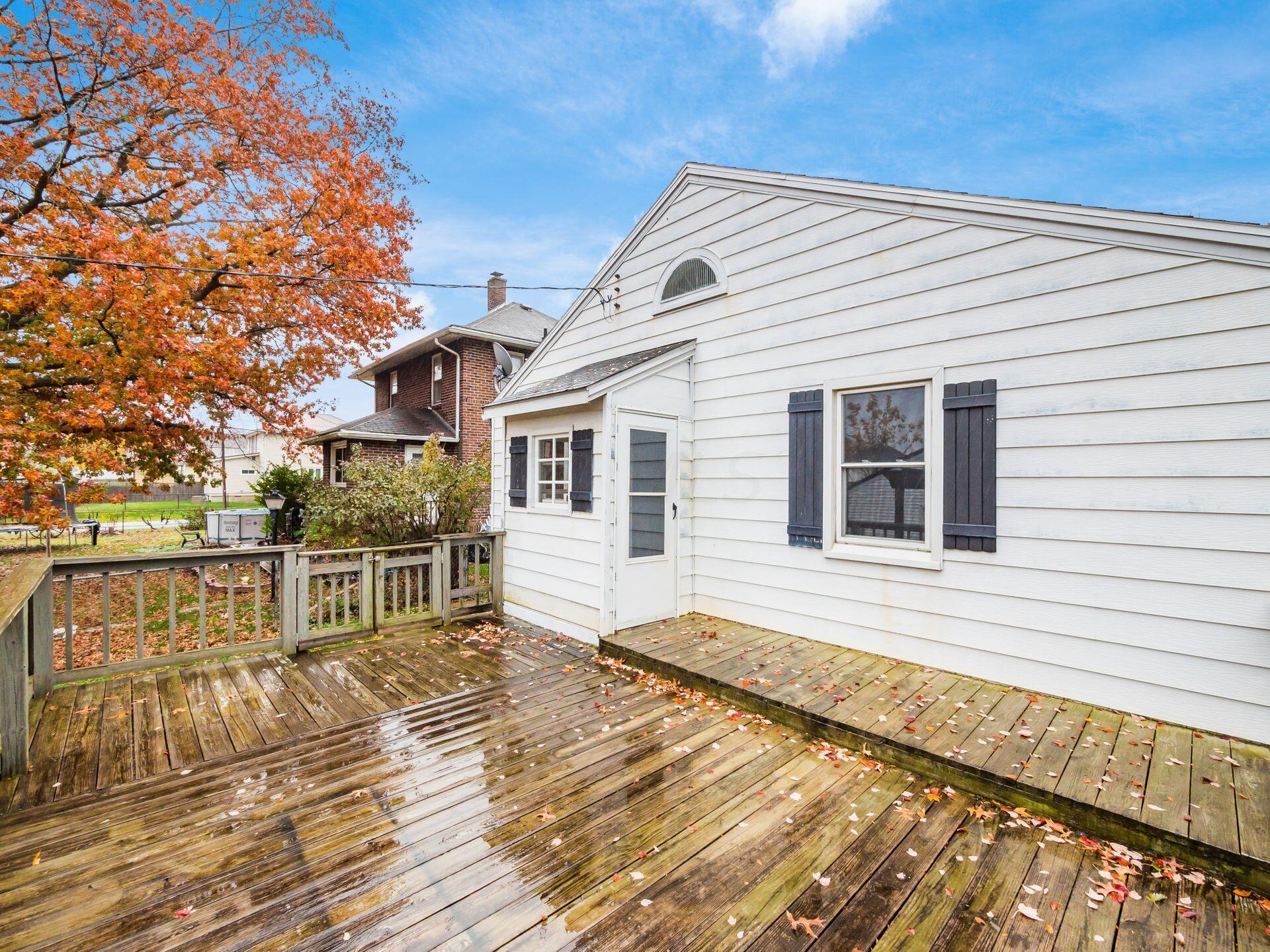 826 Sheridan Road Marion, OH 43302 - Photo 24 of 30 Rear Deck