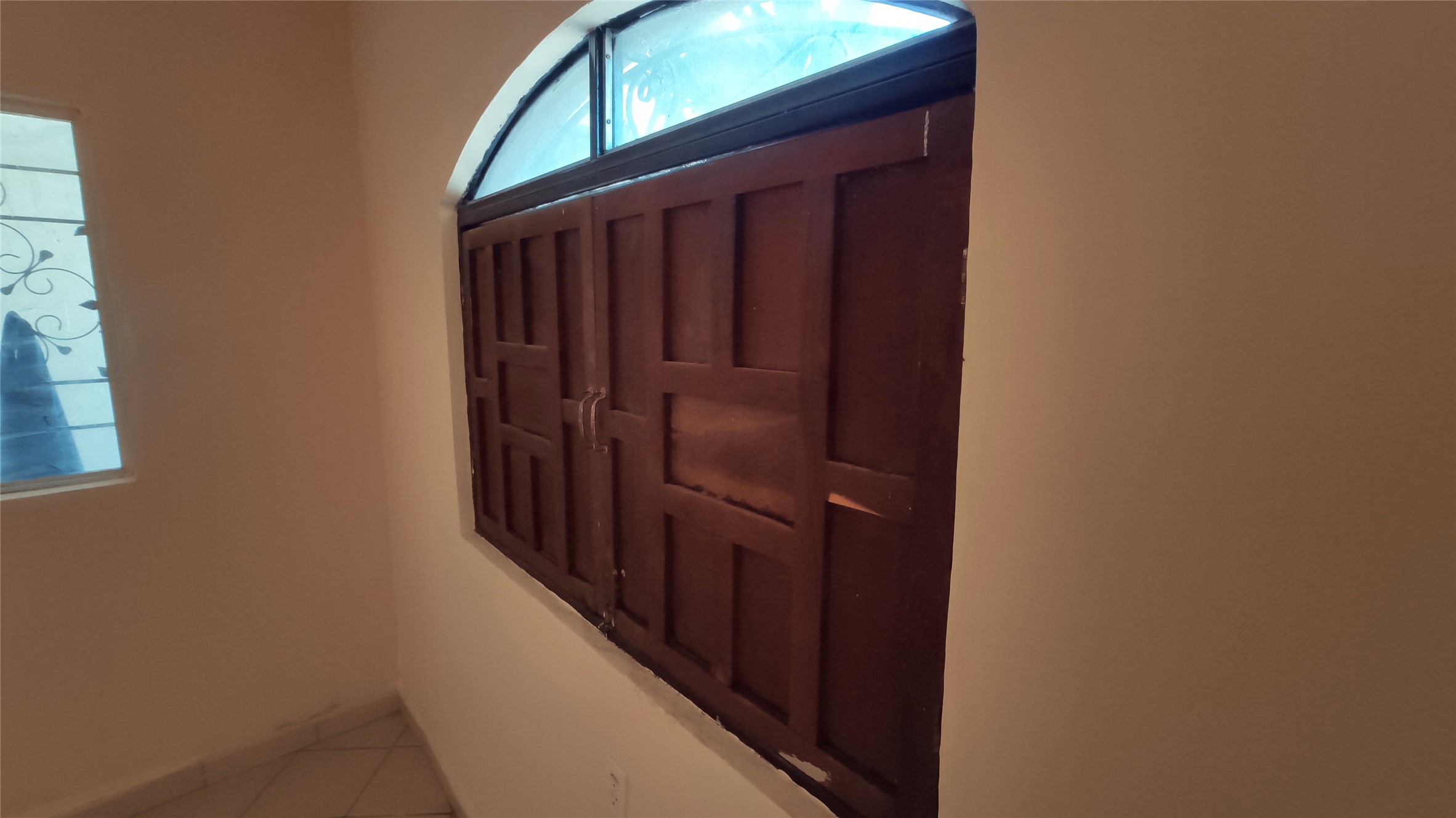 146 Calle Cuahtemoc Avenue Columbus, IN 47203 - Photo 10 of 26 a view of a wooden door