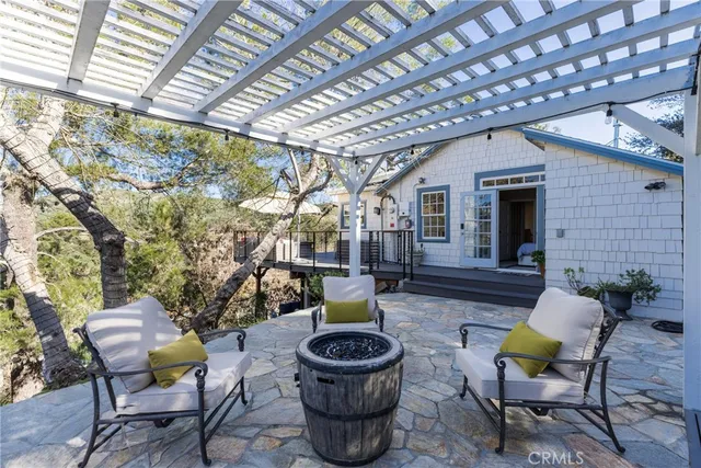 a view of a pathway both side of yard