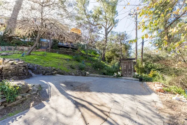 $1,799,000 | 29068 Lake Drive, Agoura Hills, CA 91301