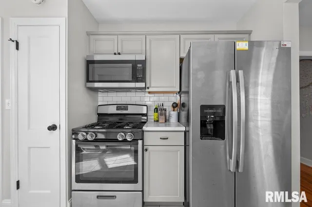 $1,950 | 2133 Warren Street, Davenport, IA 52804