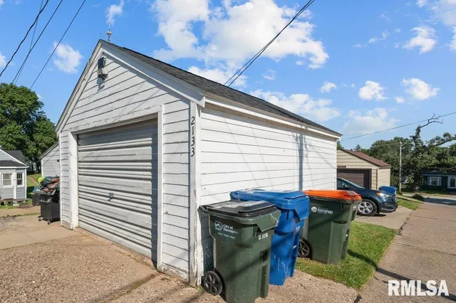 $1,950 | 2133 Warren Street, Davenport, IA 52804