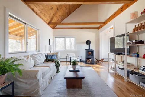 $1,200,000 | 827 Ashokan Road, Kingston, NY 12401