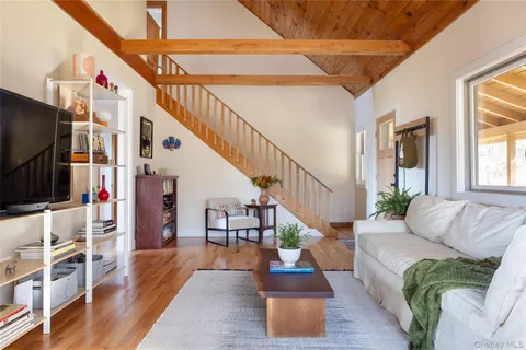 $1,200,000 | 827 Ashokan Road, Kingston, NY 12401