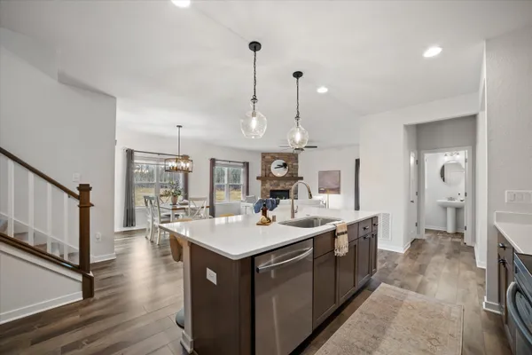 $639,000 | 544 Wild Oak Road, Hartland, WI 53029