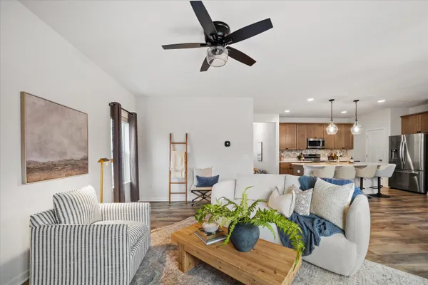 $639,000 | 544 Wild Oak Road, Hartland, WI 53029