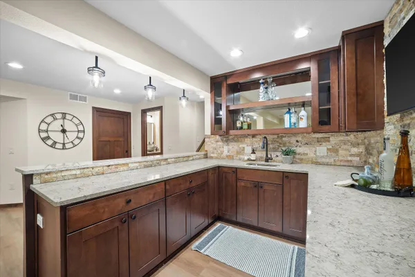 $639,000 | 544 Wild Oak Road, Hartland, WI 53029