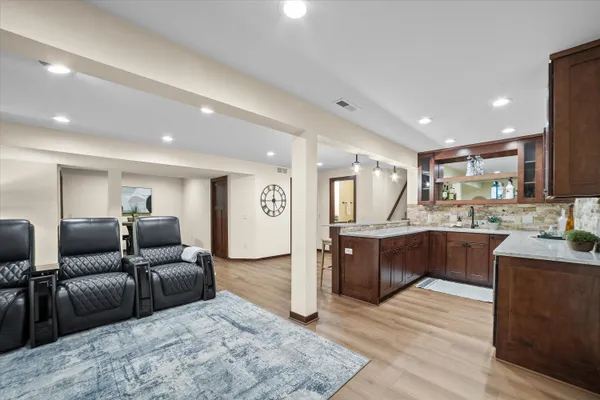 $639,000 | 544 Wild Oak Road, Hartland, WI 53029