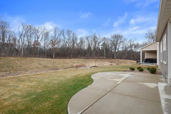$639,000 | 544 Wild Oak Road, Hartland, WI 53029