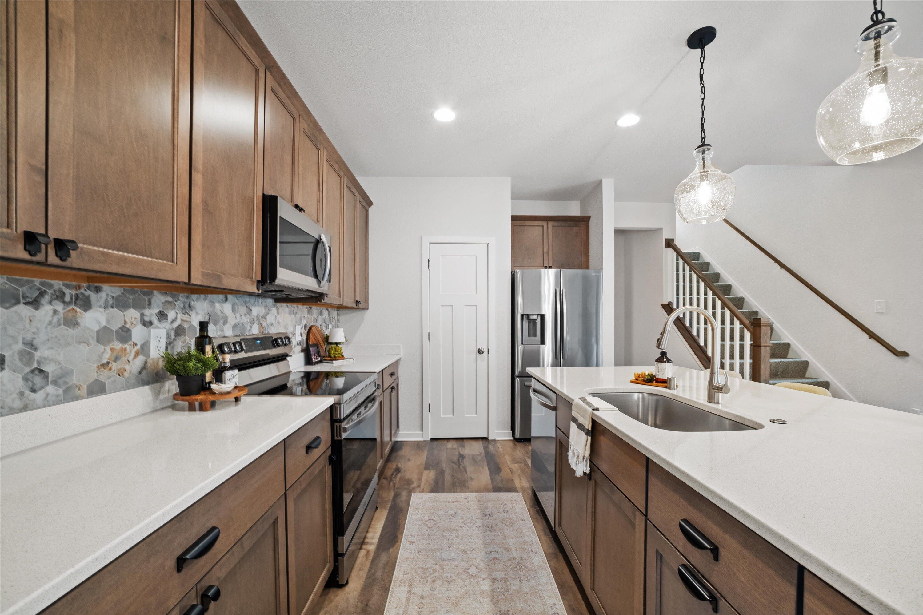 544 Wild Oak Road Hartland, WI 53029 - Photo 6 of 41 10-P1313560