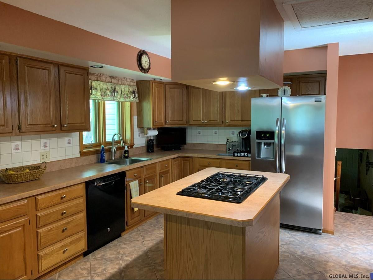 188 Osborne Road Colonie, NY 12205 - Photo 4 of 20 Photo 4
